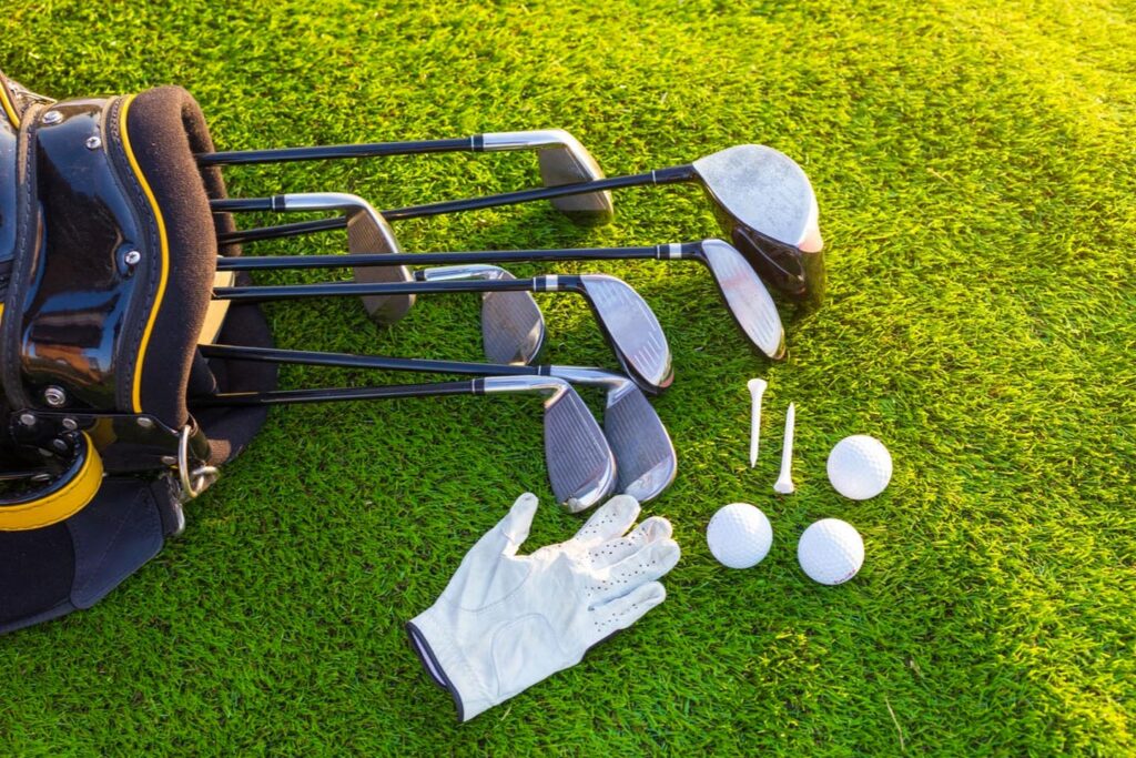 Ragam Jenis Stik Golf, Perangkat Penting dalam Permainan